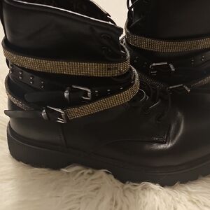 Black and Diamond Steve Madden's Women's Boots Sz. 4